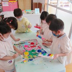 湊はなぞの幼稚園は堺市堺区にある私立幼稚園です。